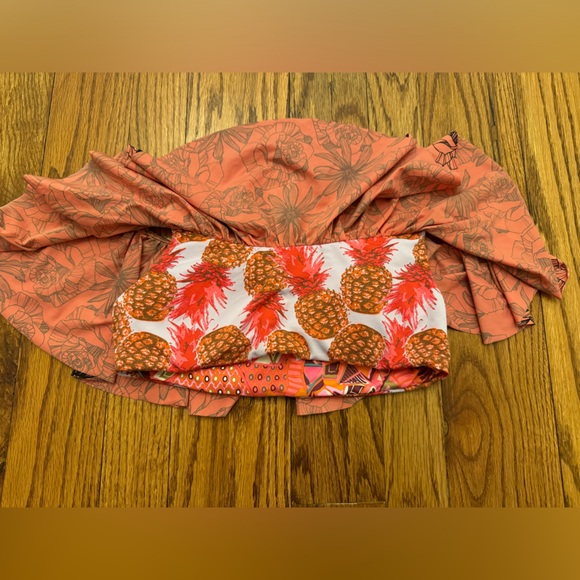 Maaji off shoulder bikini top. Great used condition. Size medium - Picture 4 of 4